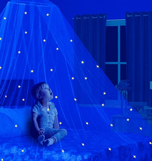 Betthimmel-Moskitonetz im neuen Design mit fluoreszierenden Sternen, die im Dunkeln leuchten, für Kinder